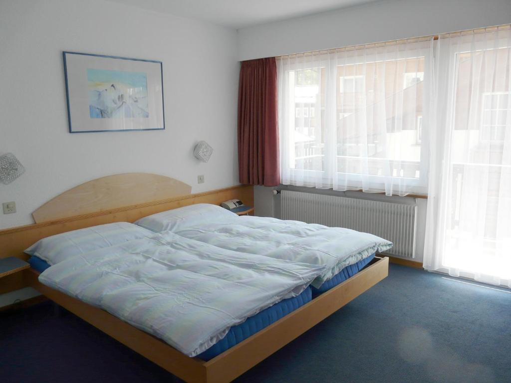 Hotel Garni Domino Saas-Fee Zimmer foto