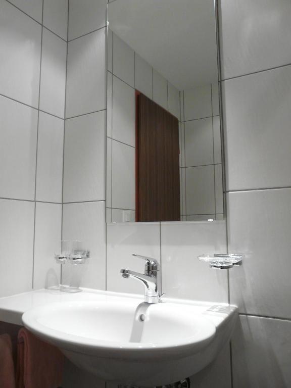 Hotel Garni Domino Saas-Fee Zimmer foto