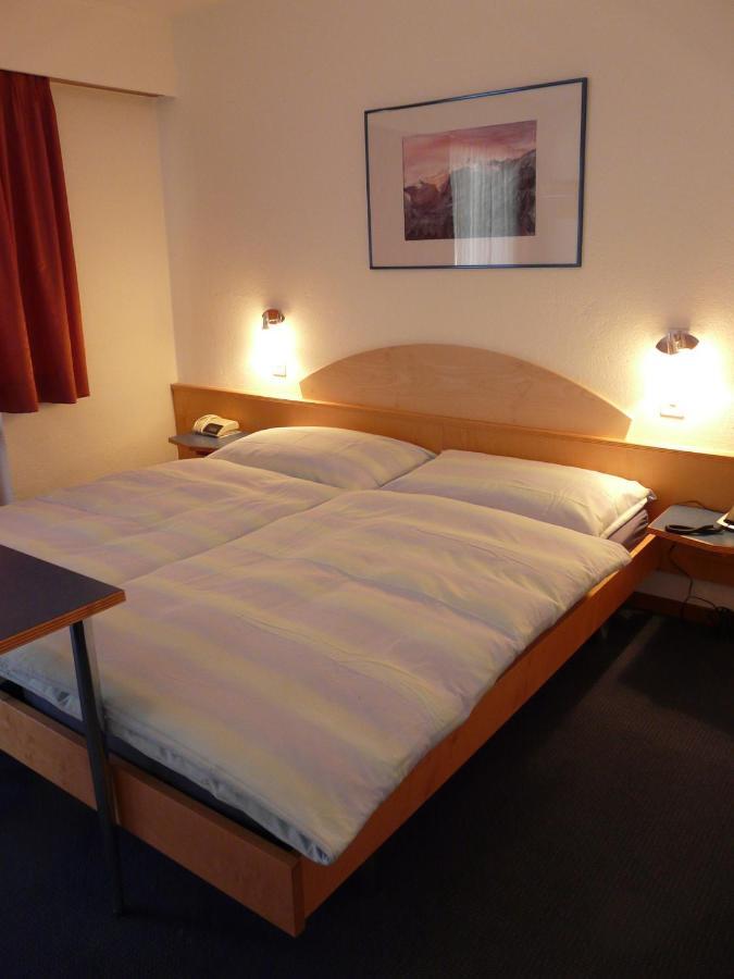 Hotel Garni Domino Saas-Fee Zimmer foto